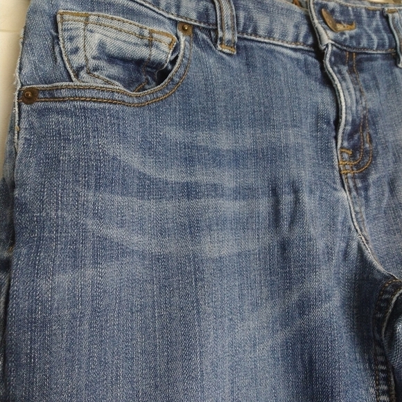 Lands End5 pocket medium wash blue jeans. Size 4 - Picture 4 of 8